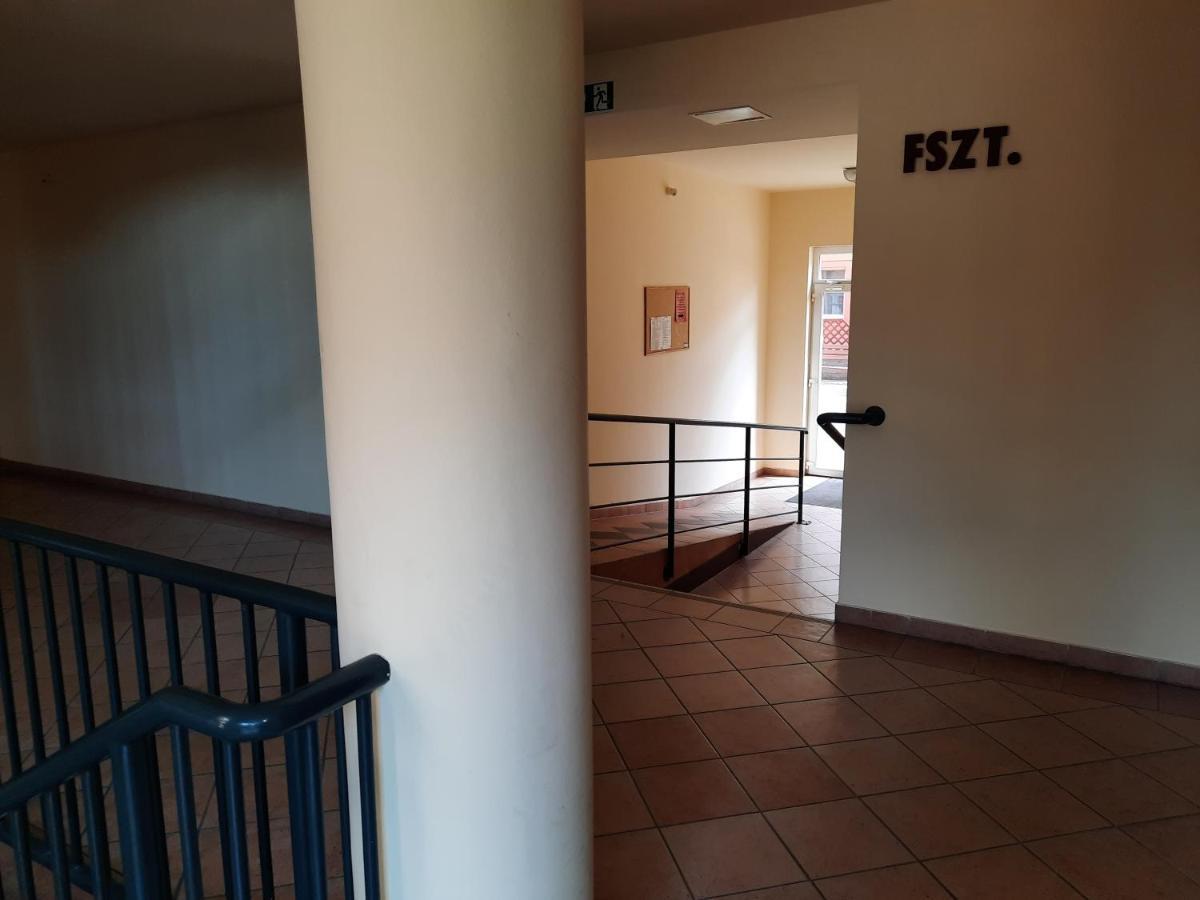 Crazy Frog Gambrinusz Ii. Apartment Hajdúszoboszló Екстериор снимка